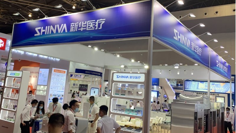 在选购电动轮椅时，以下关键参数需要关注：